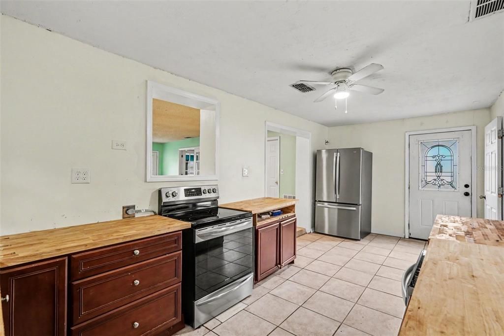 For Sale: $340,000 (3 beds, 2 baths, 1806 Square Feet)