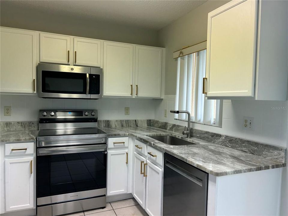 For Rent: $2,200 (2 beds, 2 baths, 1490 Square Feet)