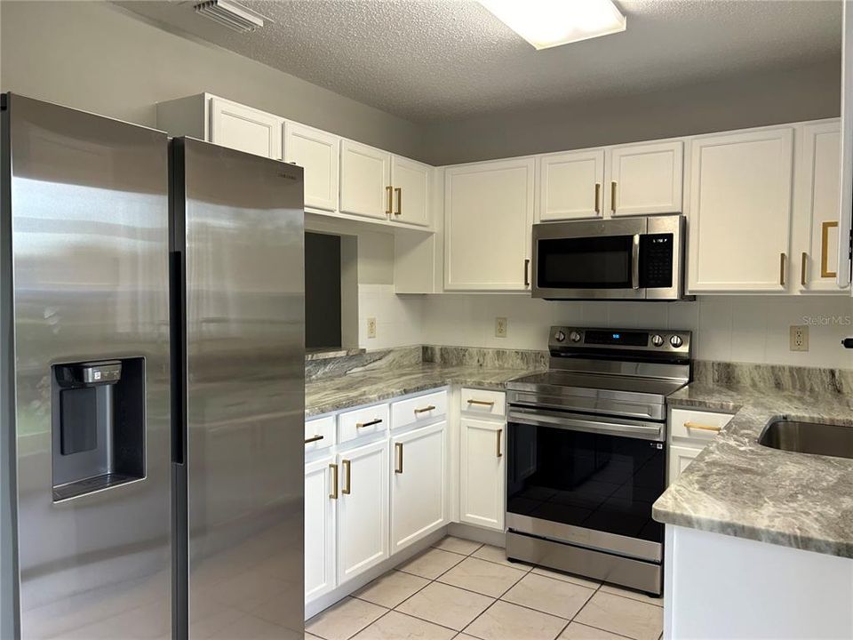 For Rent: $2,200 (2 beds, 2 baths, 1490 Square Feet)
