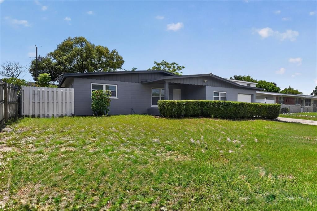For Sale: $245,000 (3 beds, 2 baths, 1152 Square Feet)