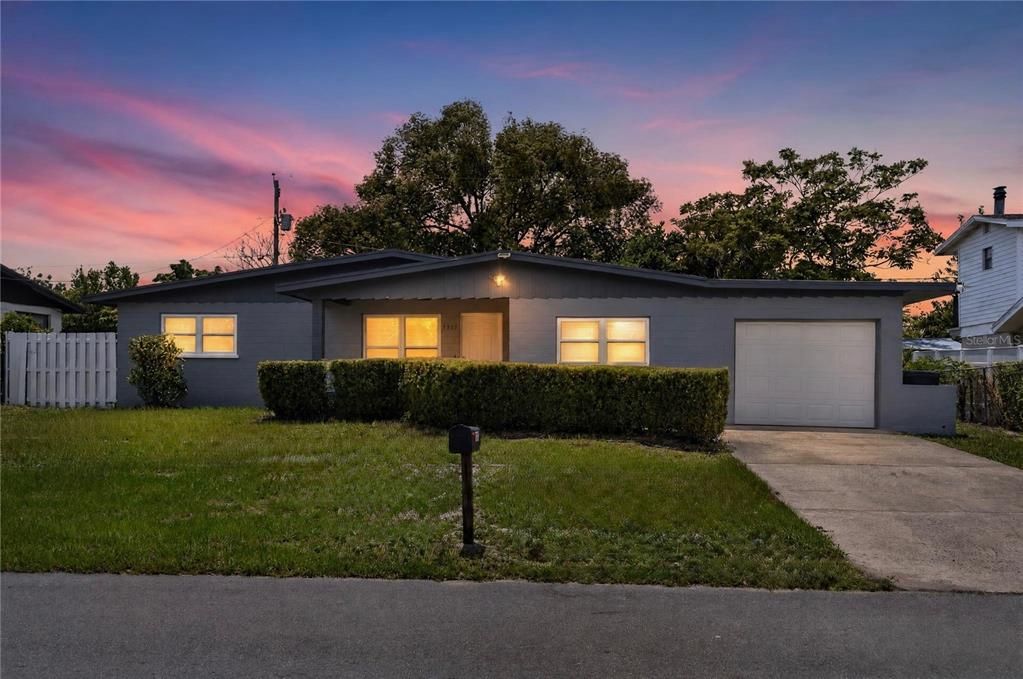 For Sale: $245,000 (3 beds, 2 baths, 1152 Square Feet)