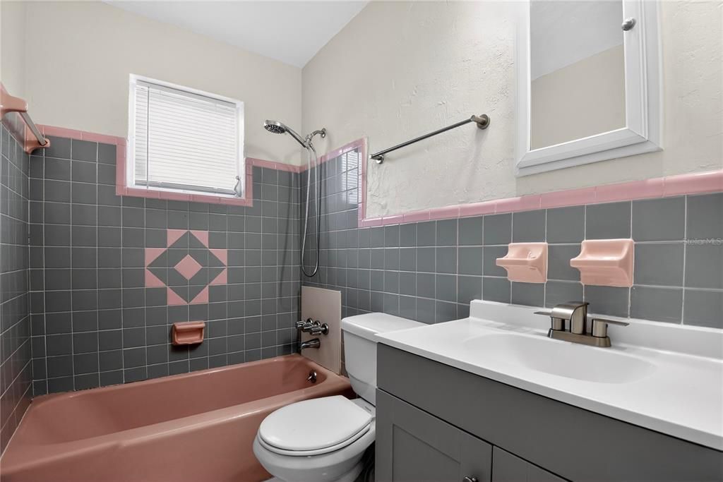 For Sale: $245,000 (3 beds, 2 baths, 1152 Square Feet)