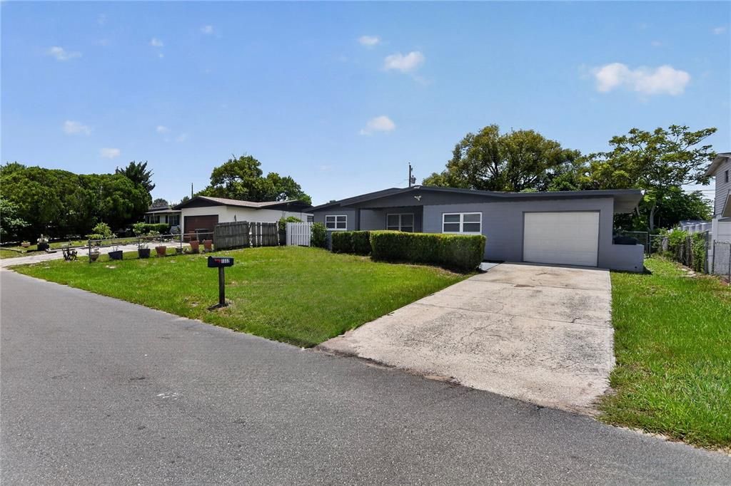 For Sale: $245,000 (3 beds, 2 baths, 1152 Square Feet)