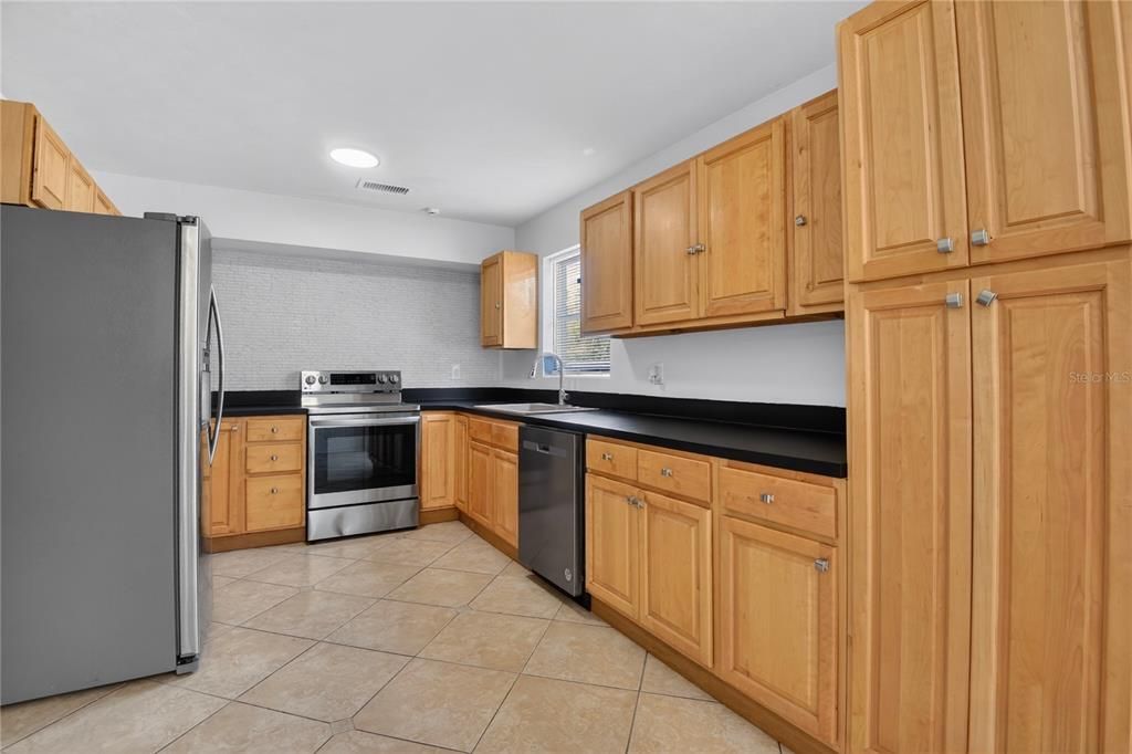 For Sale: $245,000 (3 beds, 2 baths, 1152 Square Feet)