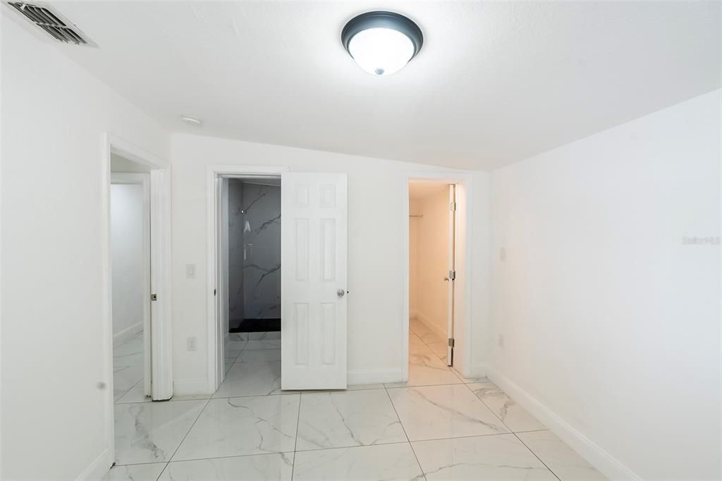 На продажу: $368,900 (4 спален, 3 ванн, 1850 Квадратных фут)