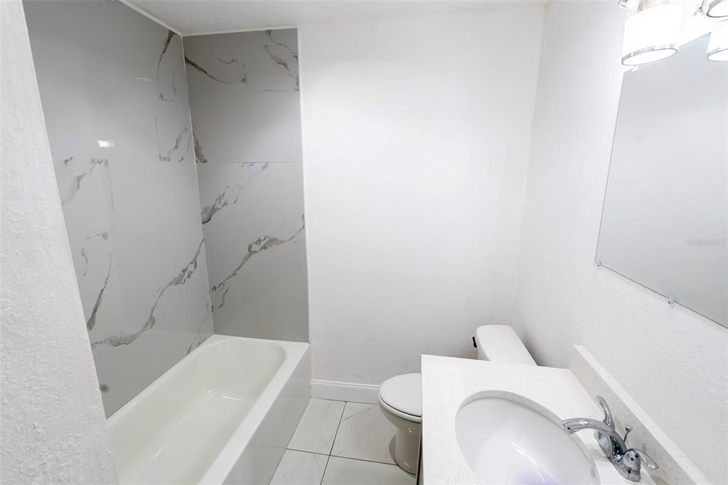 На продажу: $368,900 (4 спален, 3 ванн, 1850 Квадратных фут)