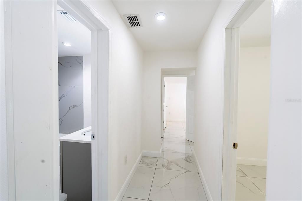 На продажу: $368,900 (4 спален, 3 ванн, 1850 Квадратных фут)