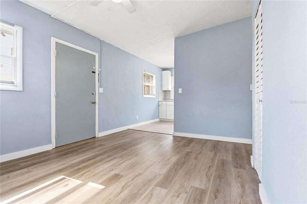 For Sale: $199,900 (3 beds, 2 baths, 1152 Square Feet)