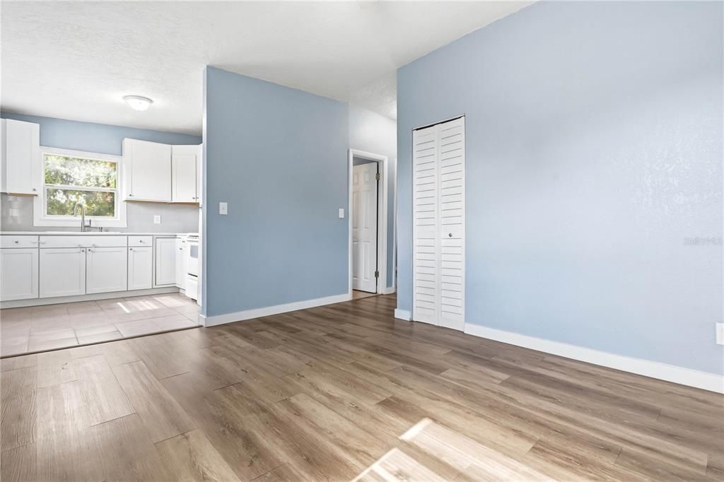For Sale: $199,900 (3 beds, 2 baths, 1152 Square Feet)