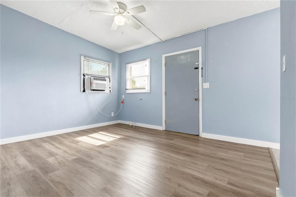 For Sale: $199,900 (3 beds, 2 baths, 1152 Square Feet)