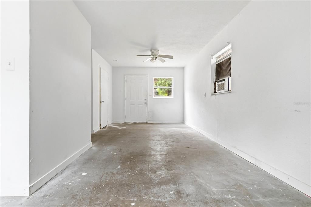 For Sale: $199,900 (3 beds, 2 baths, 1152 Square Feet)