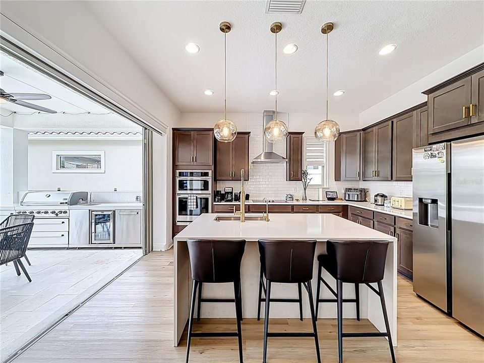 En Venta: $839,900 (4 camas, 3 baños, 2364 Pies cuadrados)