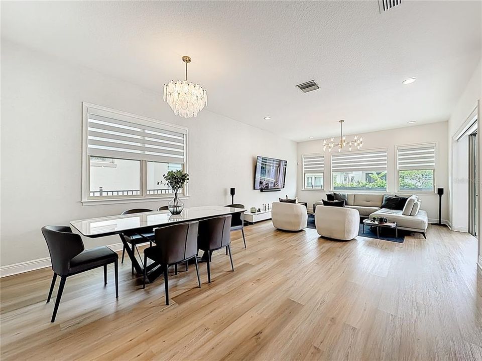 En Venta: $839,900 (4 camas, 3 baños, 2364 Pies cuadrados)