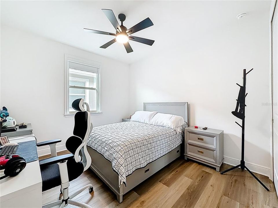 En Venta: $839,900 (4 camas, 3 baños, 2364 Pies cuadrados)