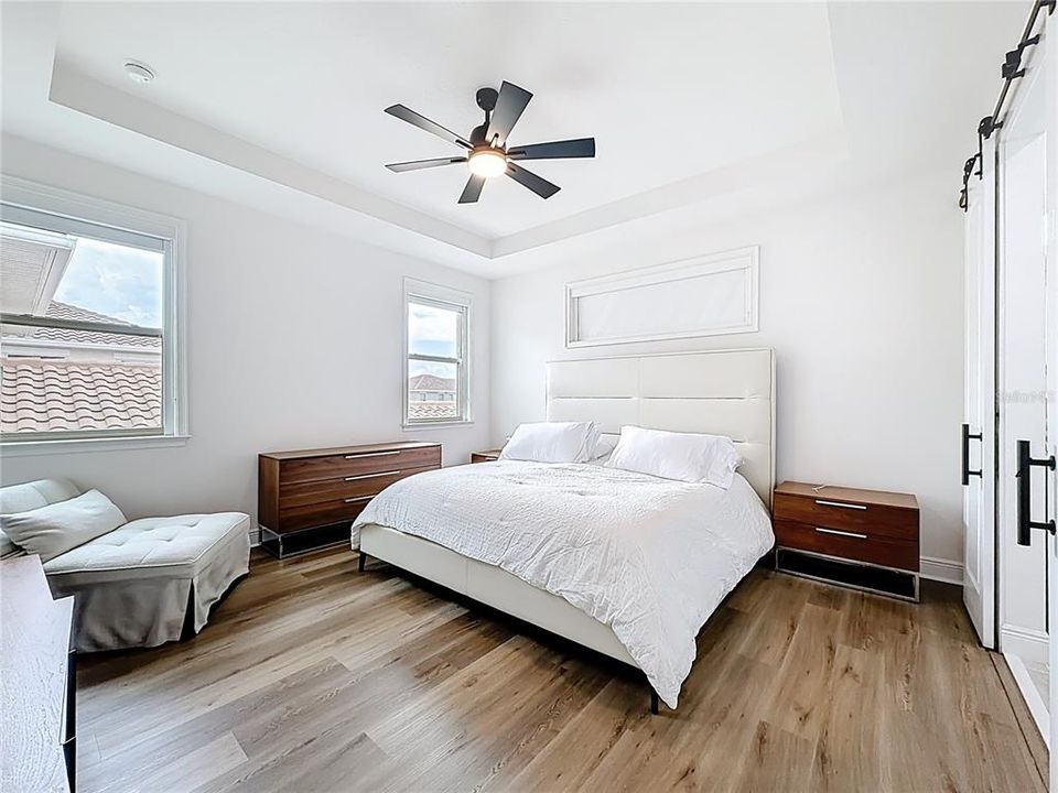En Venta: $839,900 (4 camas, 3 baños, 2364 Pies cuadrados)