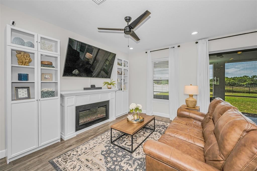 For Sale: $465,000 (4 beds, 2 baths, 1931 Square Feet)