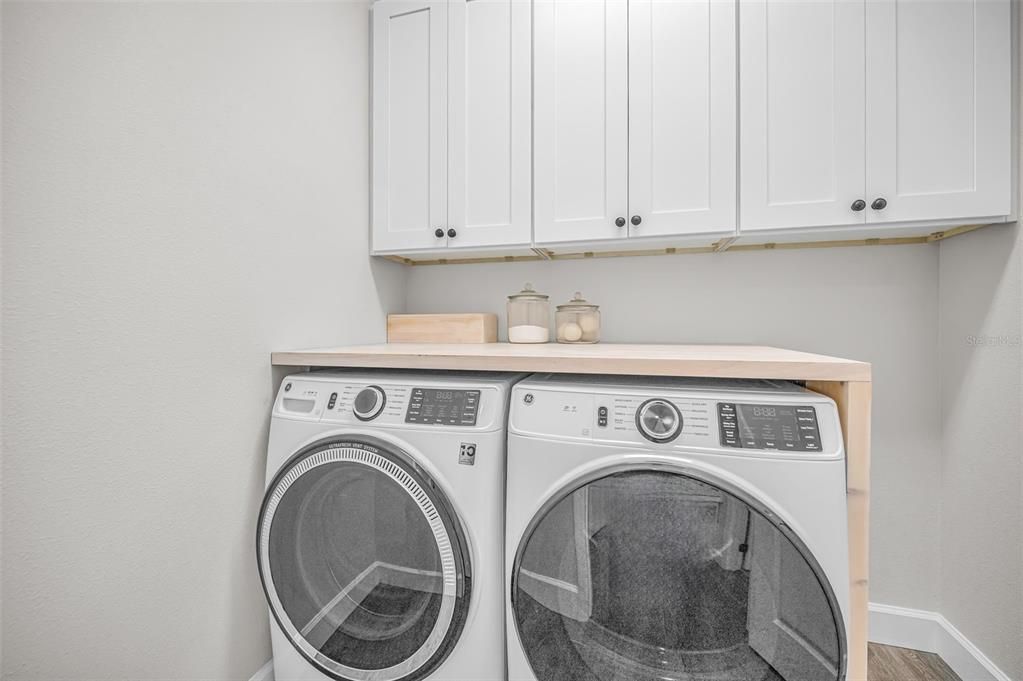For Sale: $465,000 (4 beds, 2 baths, 1931 Square Feet)