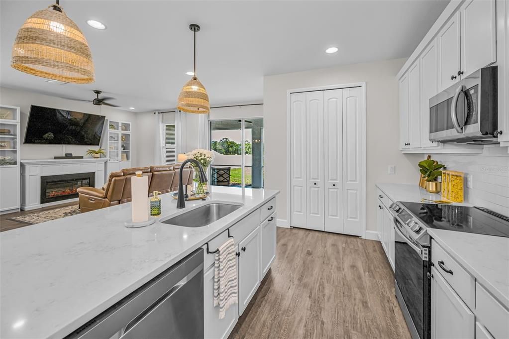 For Sale: $465,000 (4 beds, 2 baths, 1931 Square Feet)