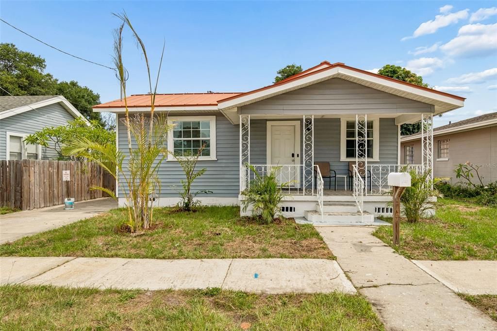 На продажу: $325,000 (2 спален, 1 ванн, 936 Квадратных фут)