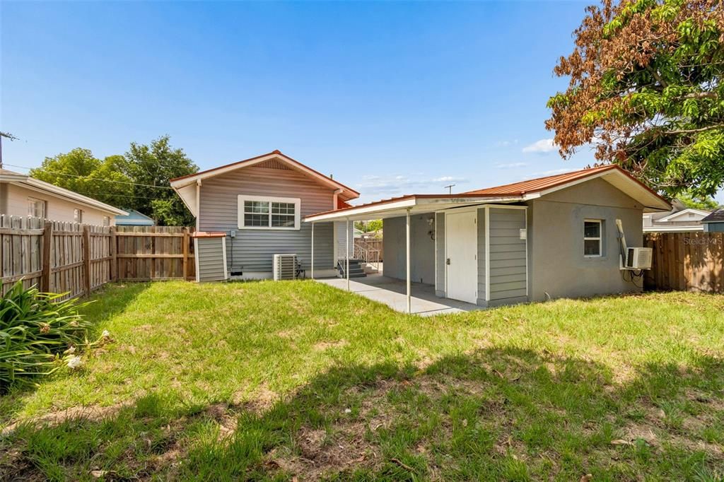 На продажу: $325,000 (2 спален, 1 ванн, 936 Квадратных фут)