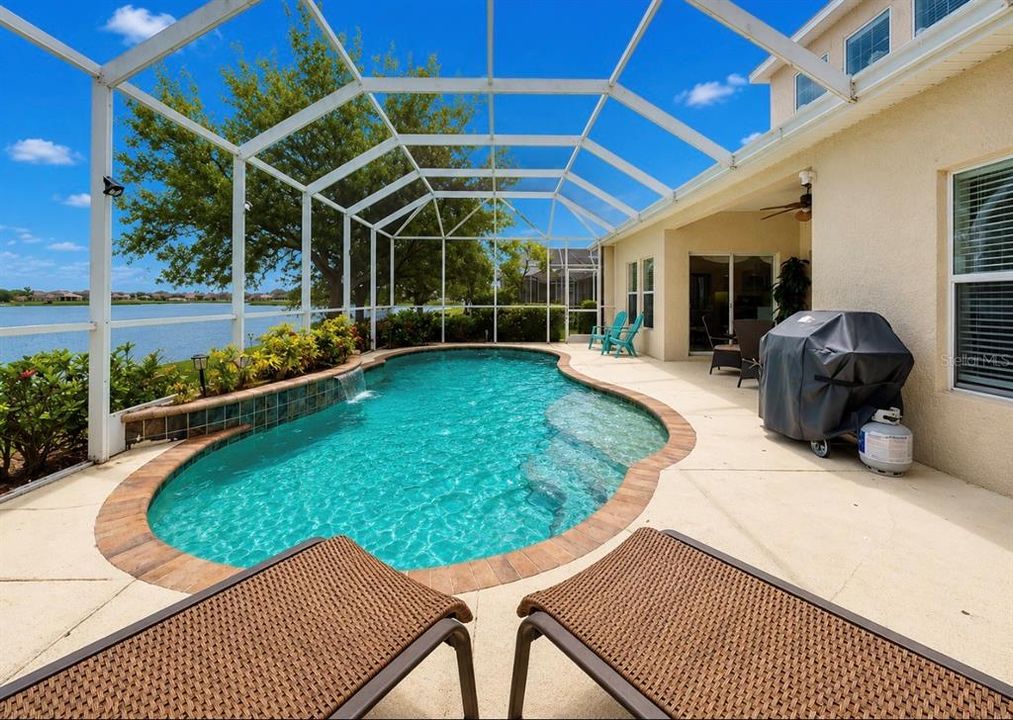 En Venta: $569,000 (5 camas, 4 baños, 3136 Pies cuadrados)