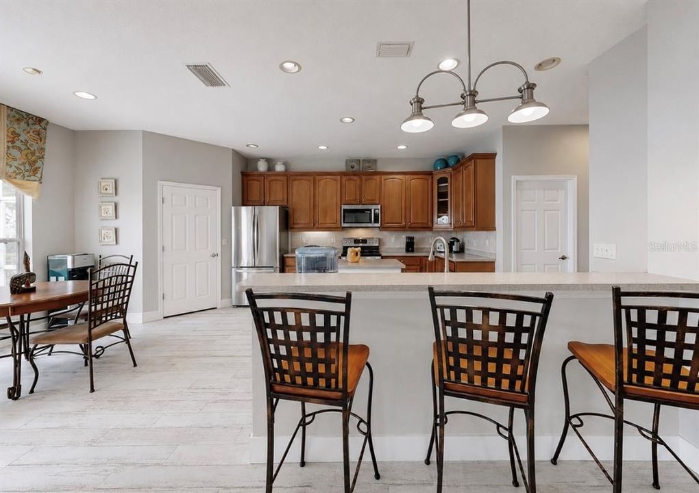 En Venta: $569,000 (5 camas, 4 baños, 3136 Pies cuadrados)