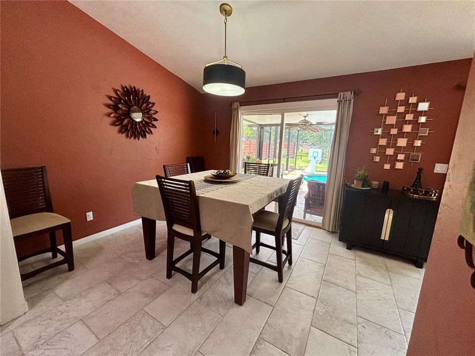 For Sale: $425,000 (4 beds, 2 baths, 1736 Square Feet)