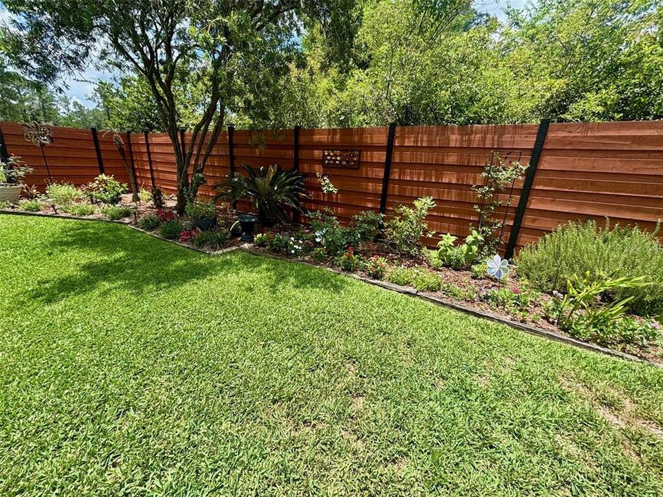 For Sale: $425,000 (4 beds, 2 baths, 1736 Square Feet)