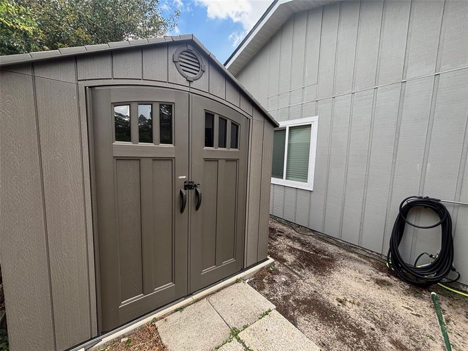 For Sale: $425,000 (4 beds, 2 baths, 1736 Square Feet)