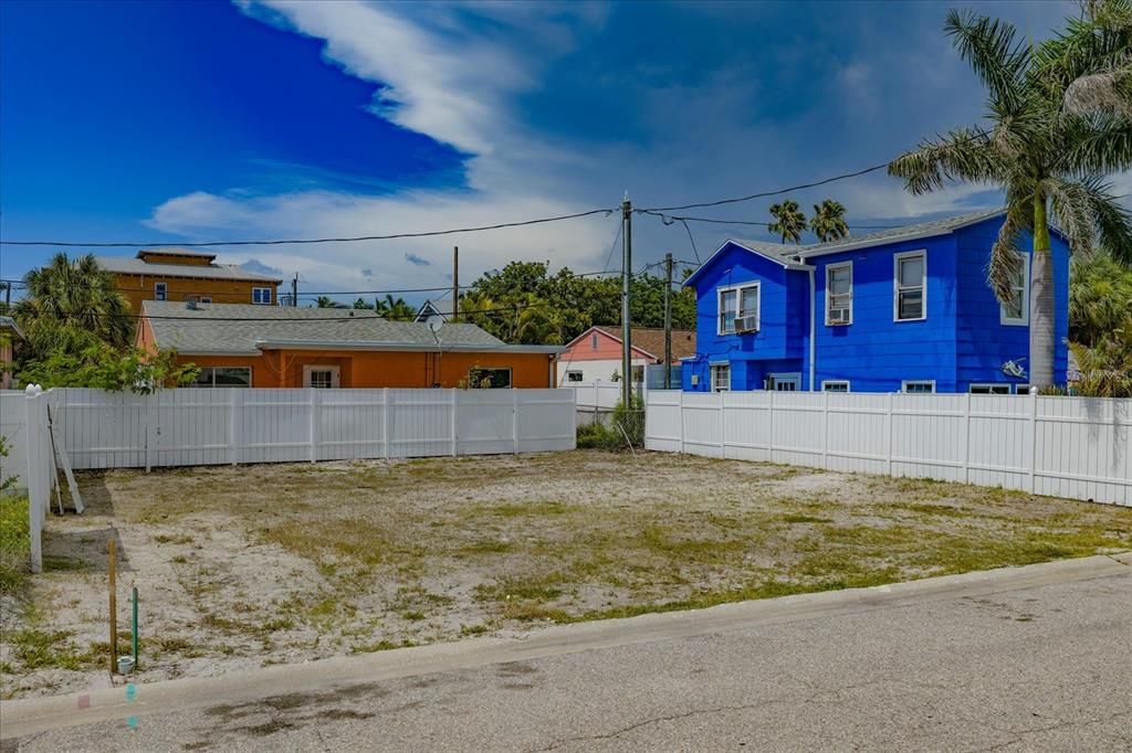 For Sale: $350,000 (0.06 acres)