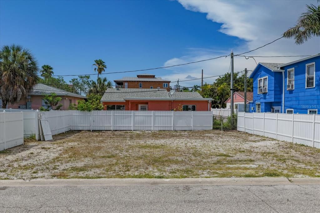For Sale: $350,000 (0.06 acres)