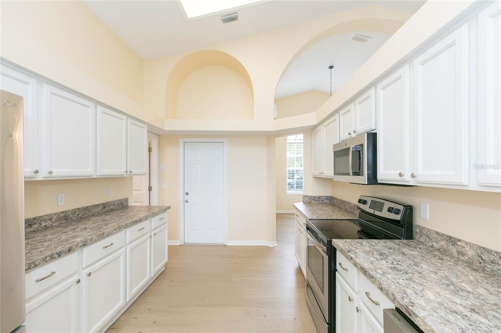 For Sale: $385,000 (3 beds, 2 baths, 2016 Square Feet)