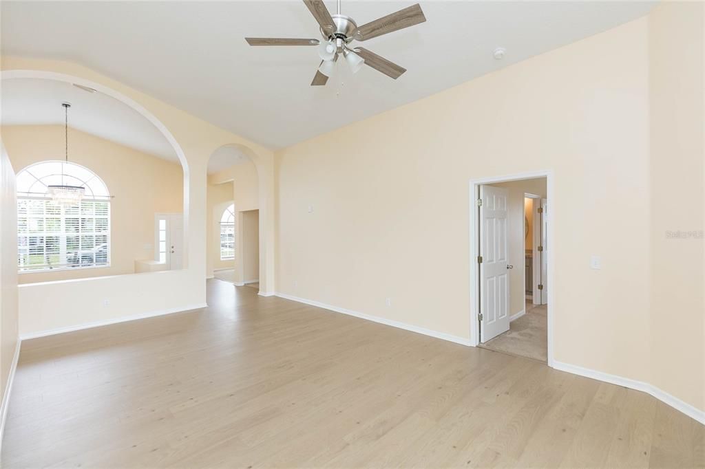 For Sale: $385,000 (3 beds, 2 baths, 2016 Square Feet)