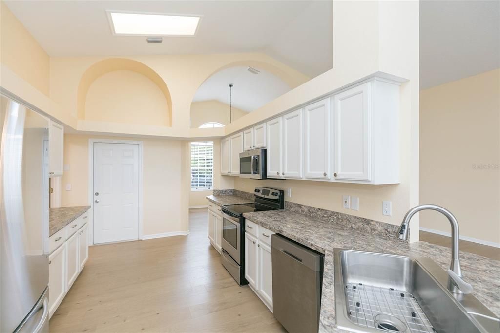 For Sale: $385,000 (3 beds, 2 baths, 2016 Square Feet)