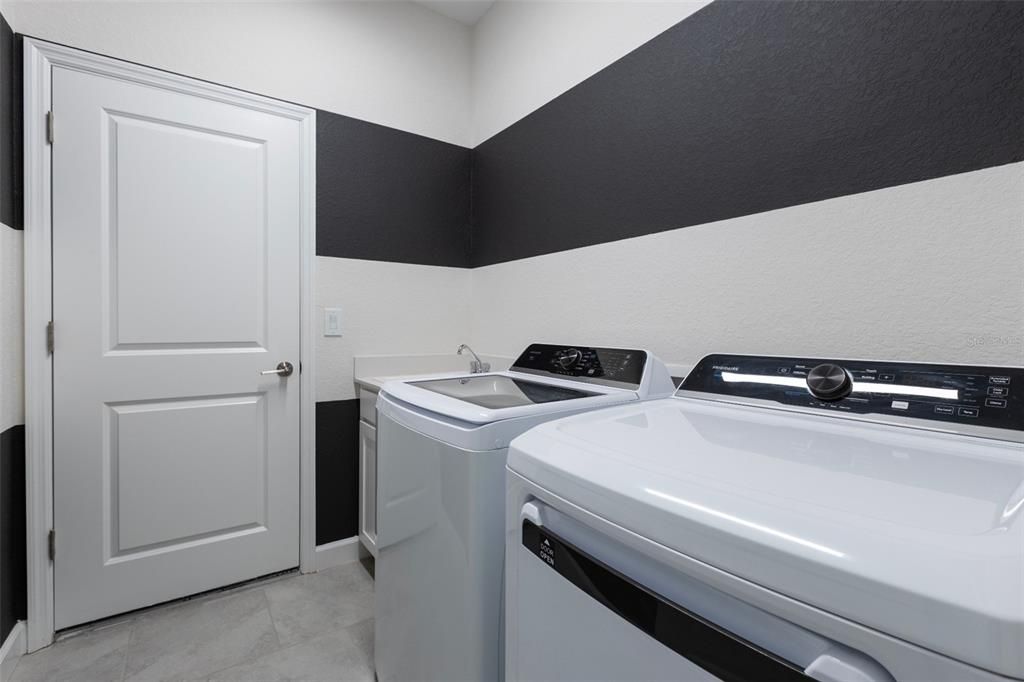 For Sale: $807,955 (3 beds, 3 baths, 2445 Square Feet)