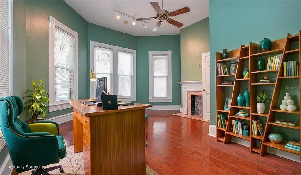 For Rent: $3,000 (3 beds, 1 baths, 3824 Square Feet)