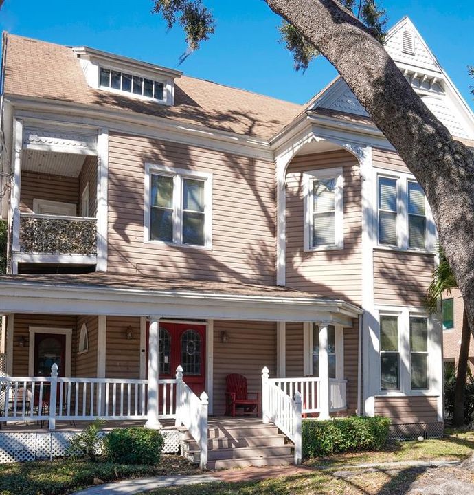 For Rent: $3,000 (3 beds, 1 baths, 3824 Square Feet)