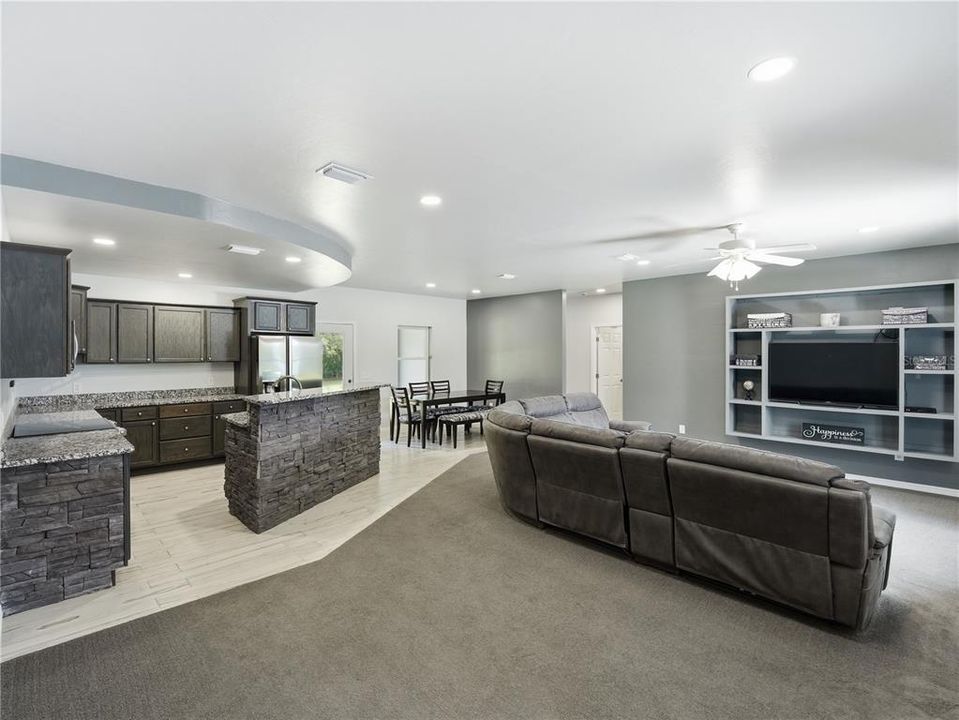 En Venta: $579,900 (3 camas, 2 baños, 1806 Pies cuadrados)