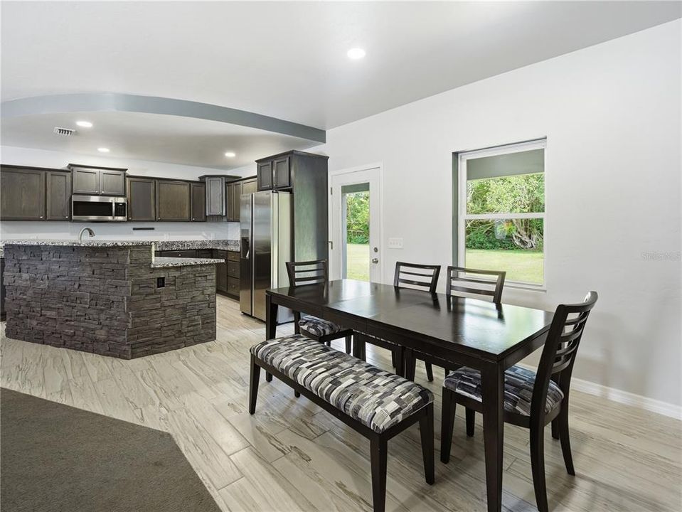 En Venta: $579,900 (3 camas, 2 baños, 1806 Pies cuadrados)