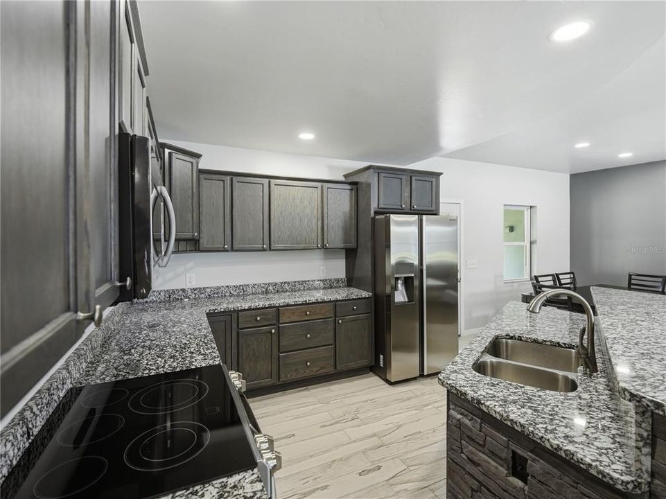 En Venta: $579,900 (3 camas, 2 baños, 1806 Pies cuadrados)