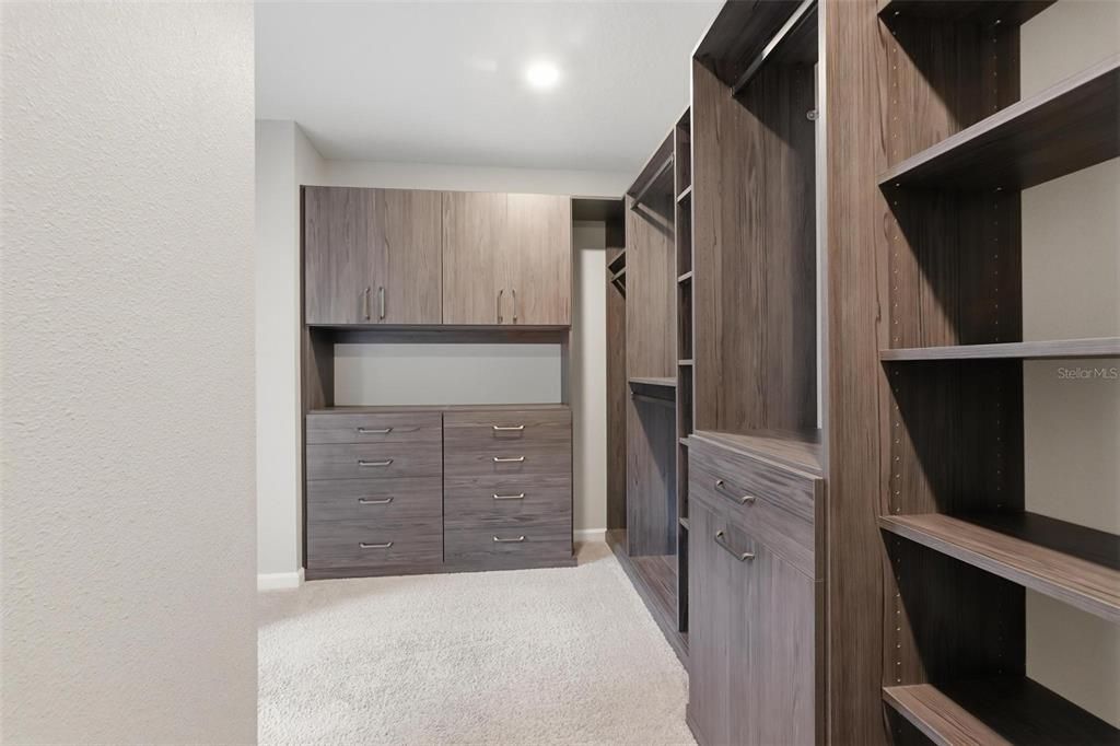 For Sale: $413,900 (4 beds, 3 baths, 2425 Square Feet)