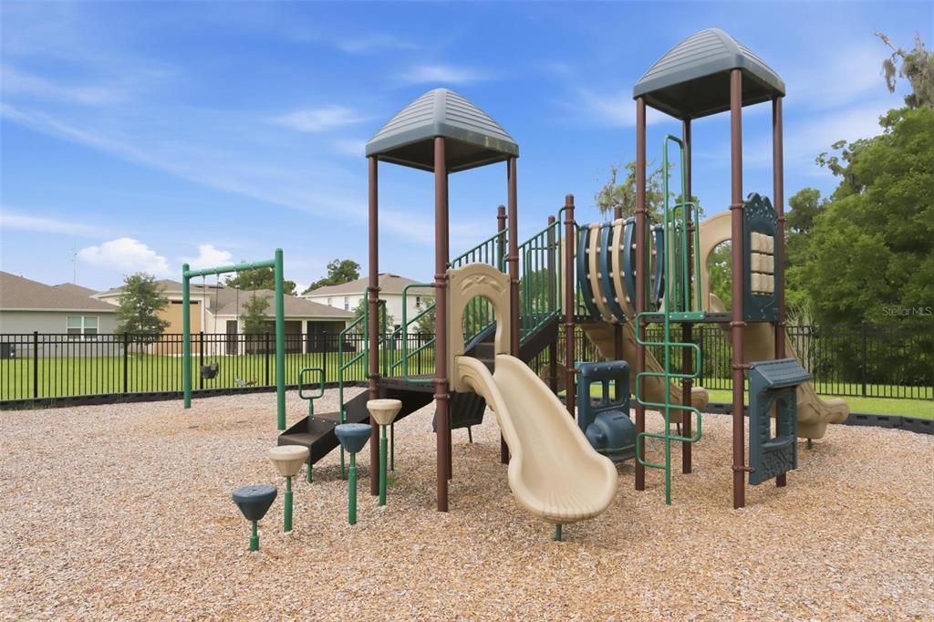 For Sale: $413,900 (4 beds, 3 baths, 2425 Square Feet)