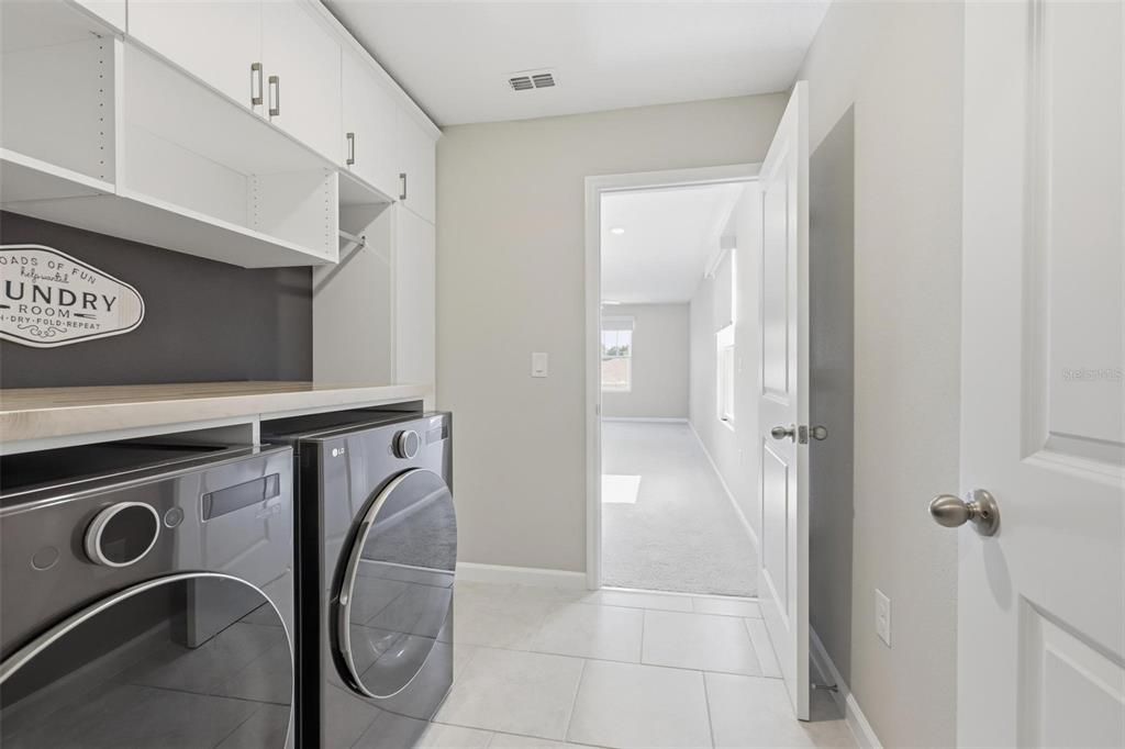 For Sale: $413,900 (4 beds, 3 baths, 2425 Square Feet)
