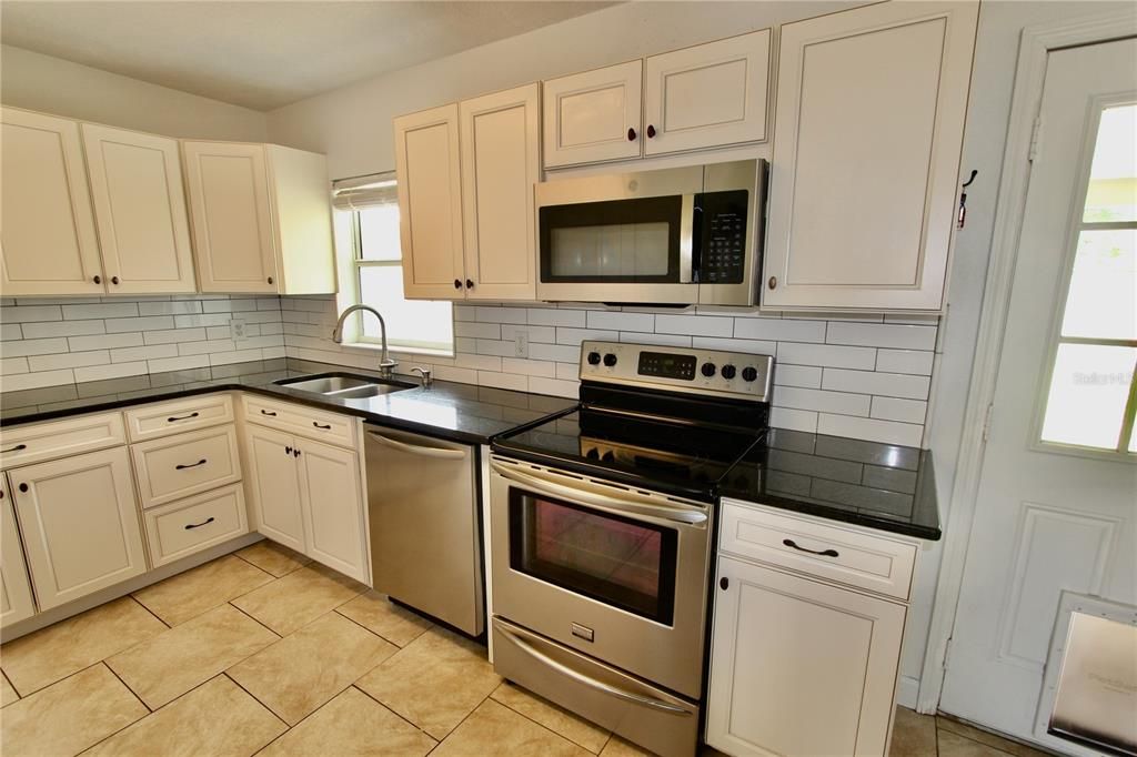 Active With Contract: $355,000 (5 beds, 2 baths, 1797 Square Feet)