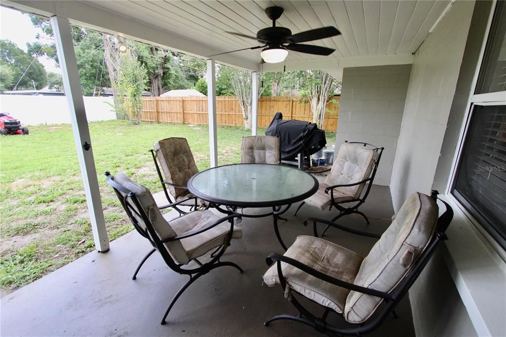Active With Contract: $355,000 (5 beds, 2 baths, 1797 Square Feet)