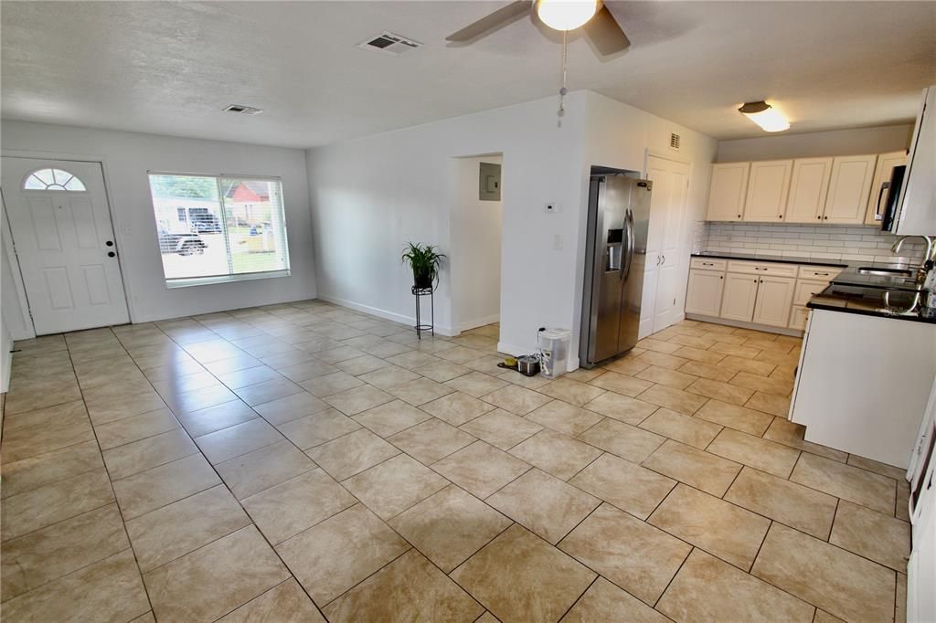 Active With Contract: $355,000 (5 beds, 2 baths, 1797 Square Feet)