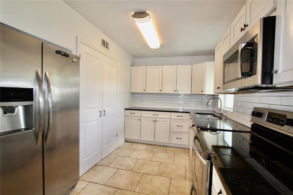 Active With Contract: $355,000 (5 beds, 2 baths, 1797 Square Feet)