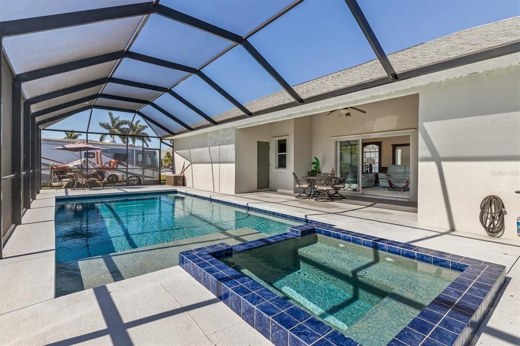 For Sale: $445,000 (3 beds, 2 baths, 1621 Square Feet)