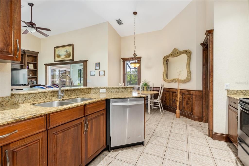 For Sale: $445,000 (3 beds, 2 baths, 1621 Square Feet)