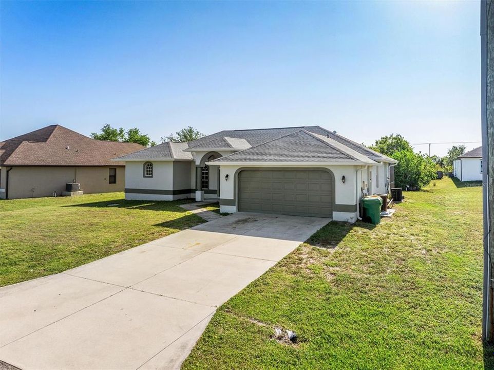 For Sale: $445,000 (3 beds, 2 baths, 1621 Square Feet)